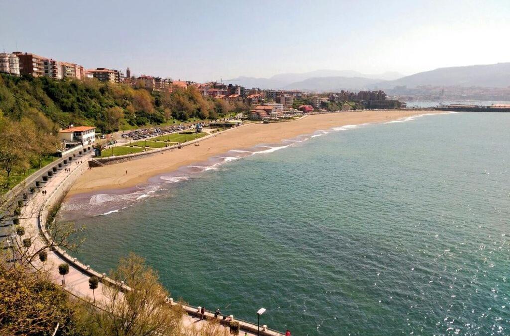 Confortable Piso En El Puerto Viejo De Algorta, A 7 Min De La Playa Getxo Exterior foto